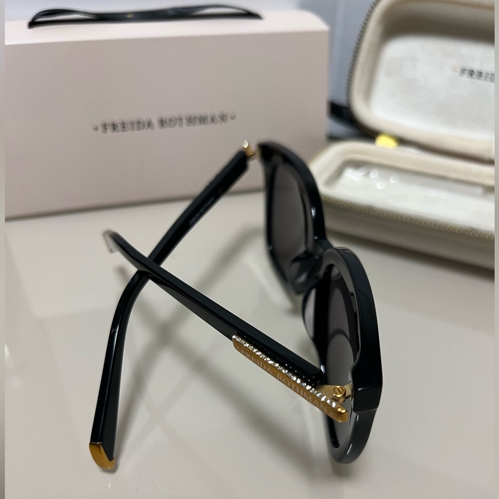 Freida Rothman Brynn Sunglasses in Black color - Picture 5 of 9